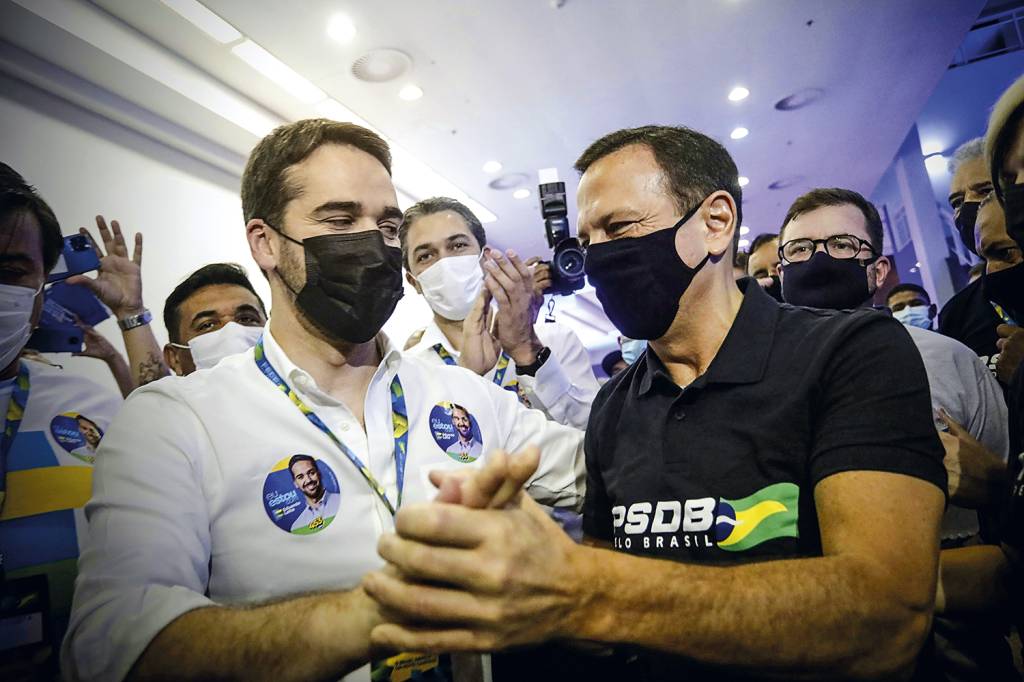 EDUARDO-LEITE-JOAO-DORIA-PSDB-2021-02.JPG SUSPENSE - Eduardo Leite e João Doria: o que era para marcar a entrada do PSDB na eleição virou motivo de constrangimento -