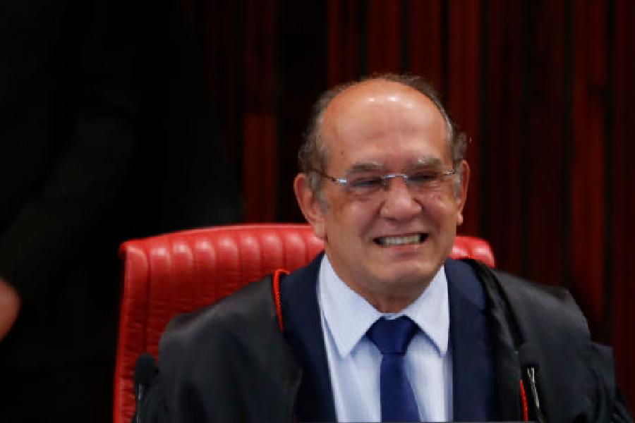A República se mudou para Portugal só para prestigiar Gilmar Mendes