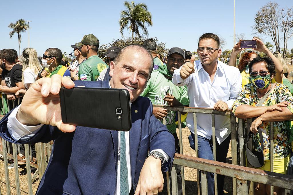 ONYX-LORENZONI-DESFILE-7-SETEMBRO-2020-1-(125).jpg FIEL ALIADO - Onyx Lorenzoni: ministro do Trabalho é um dos poucos da Esplanada que vão tentar um governo estadual -