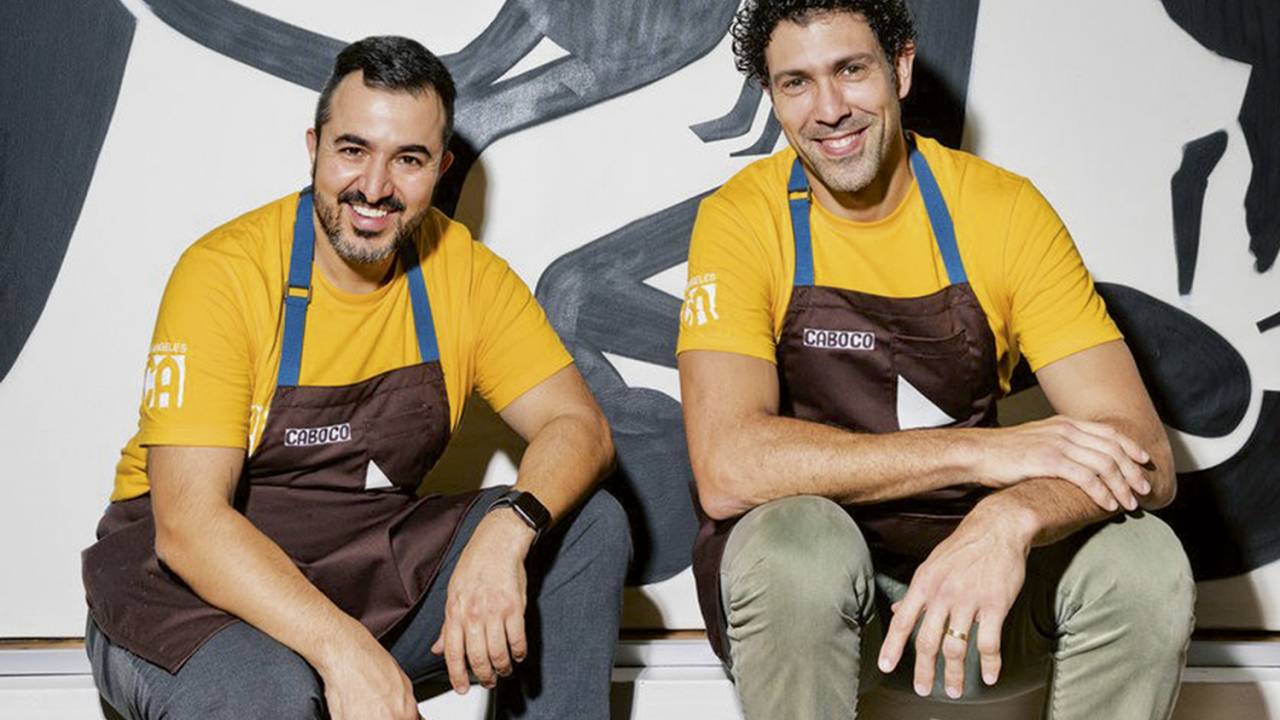 Chefs Victor Vasconcellos e Rodrigo Oliveira