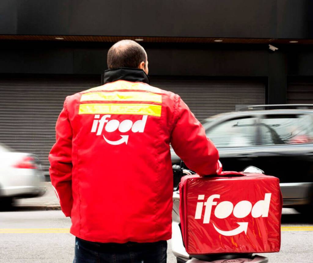 iFood começa a pagar ‘vale-gasolina’ de até R$ 150 para entregadores