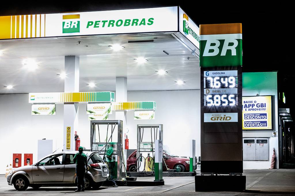 A contradição da Petrobras ao anunciar redução no preço da gasolina
