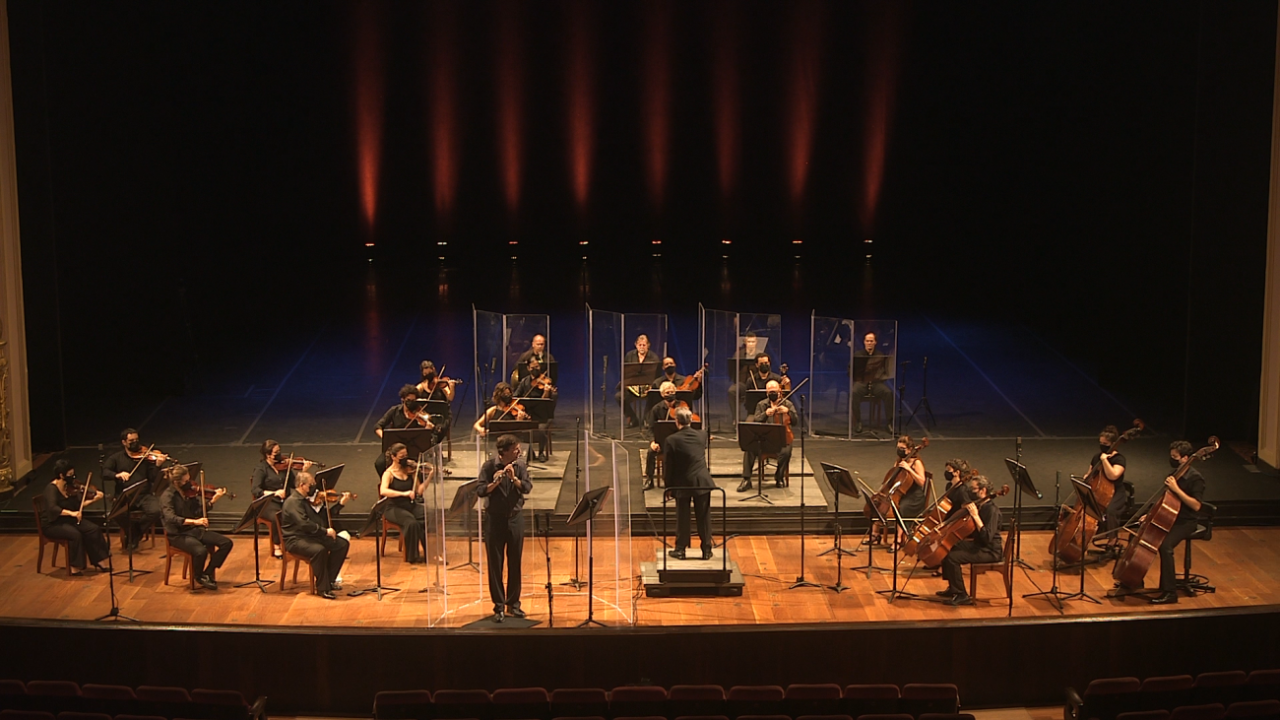 A Orquestra Sinfonica do Theatro Municipal do Rio de Janeiro celebra 90 anos -