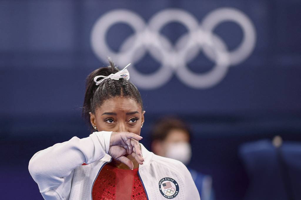 000_9GQ2YA.jpg CHOQUE GLOBAL - A ginasta Simone Biles desistiu de competir nos Jogos: “Proteção à mente” -