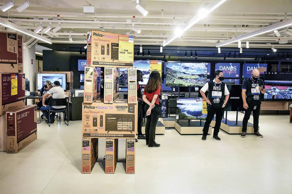 20211126105318258_86.jpg RECESSÃO TÉCNICA - Loja na Black Friday: fraca atividade econômica no terceiro trimestre -