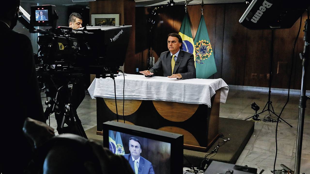 DESAFIO - Jair Bolsonaro: tempo farto de televisão, dinheiro em caixa, alianças, mas altíssima rejeição -