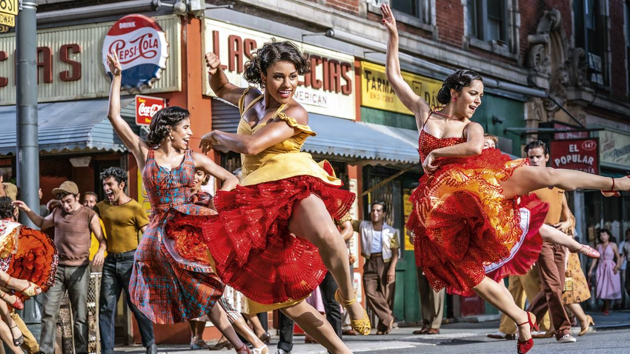 ORIGINAL - Ariana DeBose como Anita: atores latinos em vez de americanos com excesso de maquiagem -