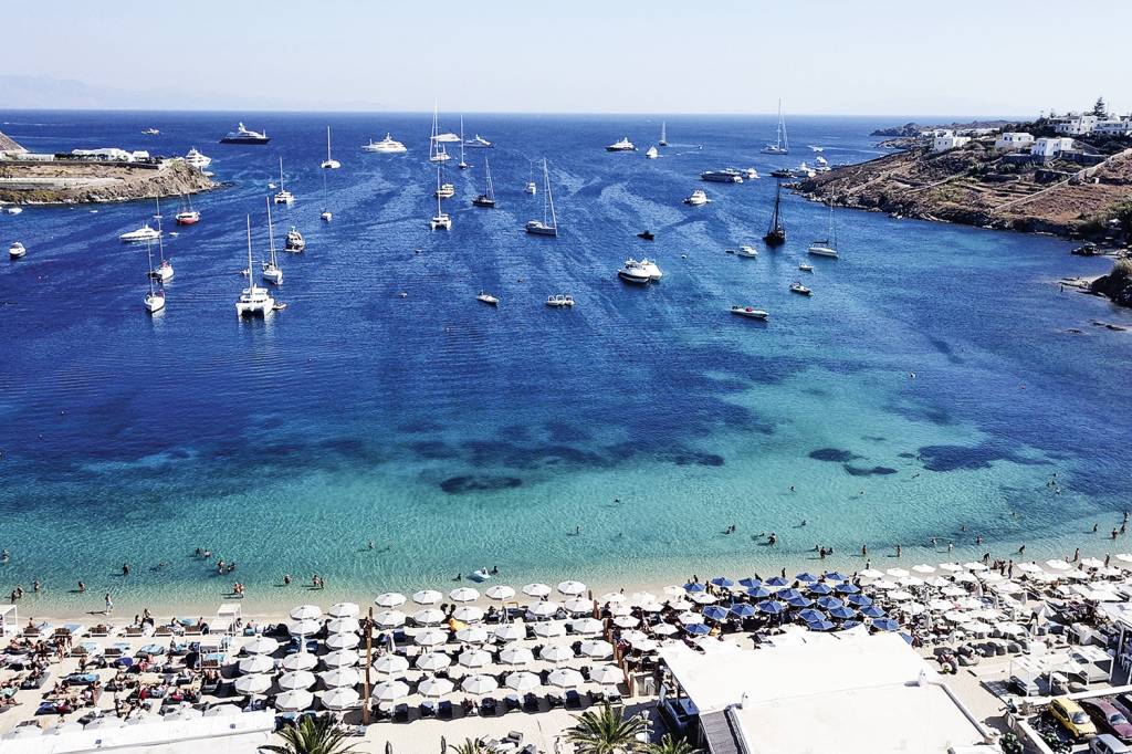 shutterstock_1136777930.jpg PRAIA DE MYKONOS - Verão aquecido: na Grécia, rápida retomada -