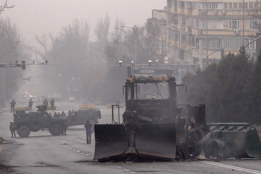 Mais uma vitória para Putin: repressão sufoca protestos no Cazaquistão