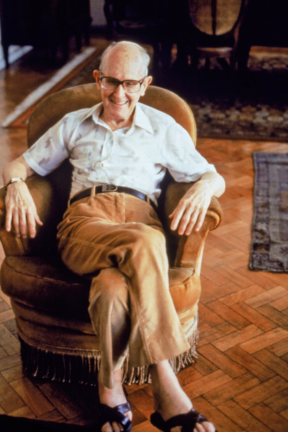 CARLOS DRUMMOND DE ANDRADE-ESCRITOR 3.jpg PETARDO LITERÁRIO - O autor: crítica à ditadura Vargas de dentro do governo -