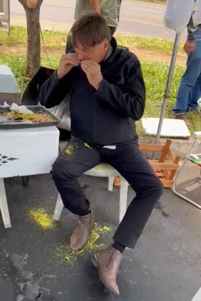 IMG-3741 Jair Bolsonaro e a tentativa de passar uma imagem de pessoa humilde e do povo