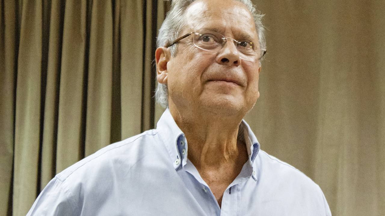 CORRUPÇÃO - O ex-ministro Dirceu: outro candidato a desaparecer da história recente do partido -