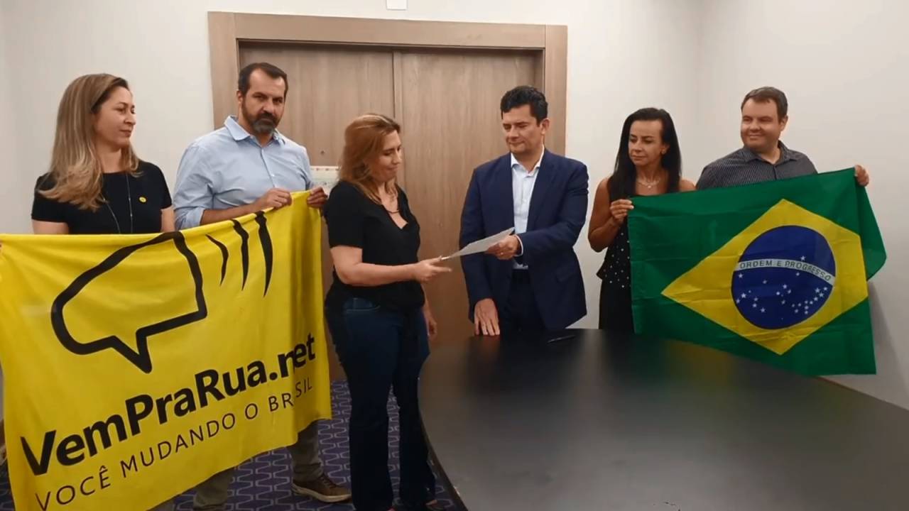 O presidenciável Sergio Moro se reuniu com integrantes do movimento Vem Pra Rua