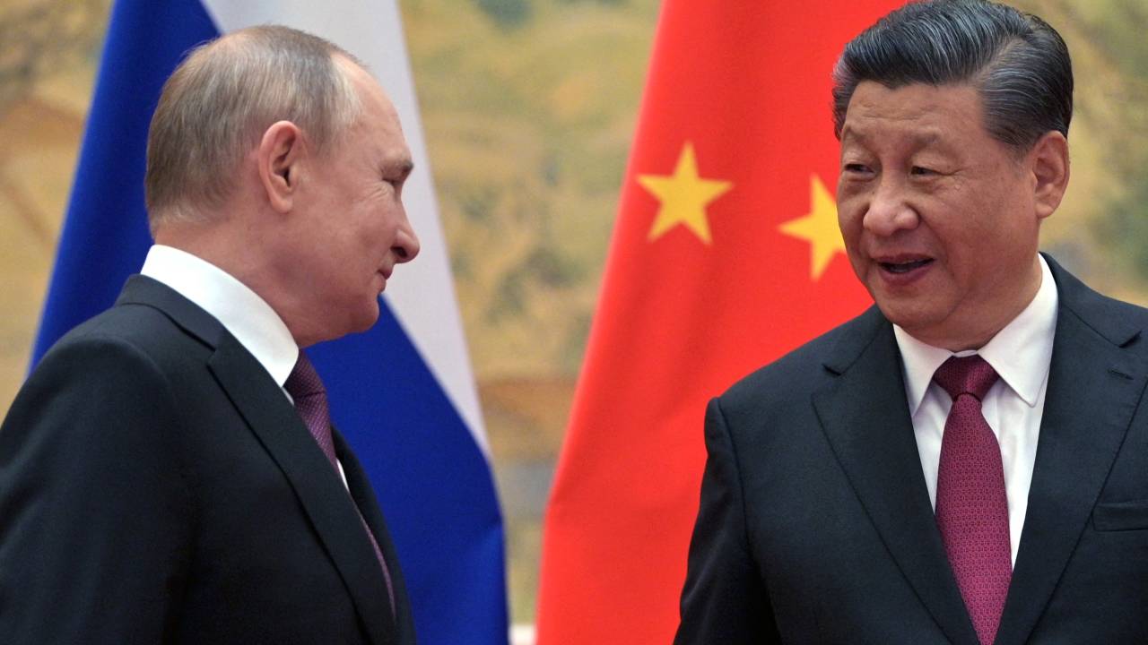 Presidente russo, Vladimir Putin, e presidente chinês, Xi Jinping, durante encontro antes da cerimônia de abertura dos Jogos Olímpicos de Inverno de Pequim. 04/02/2022