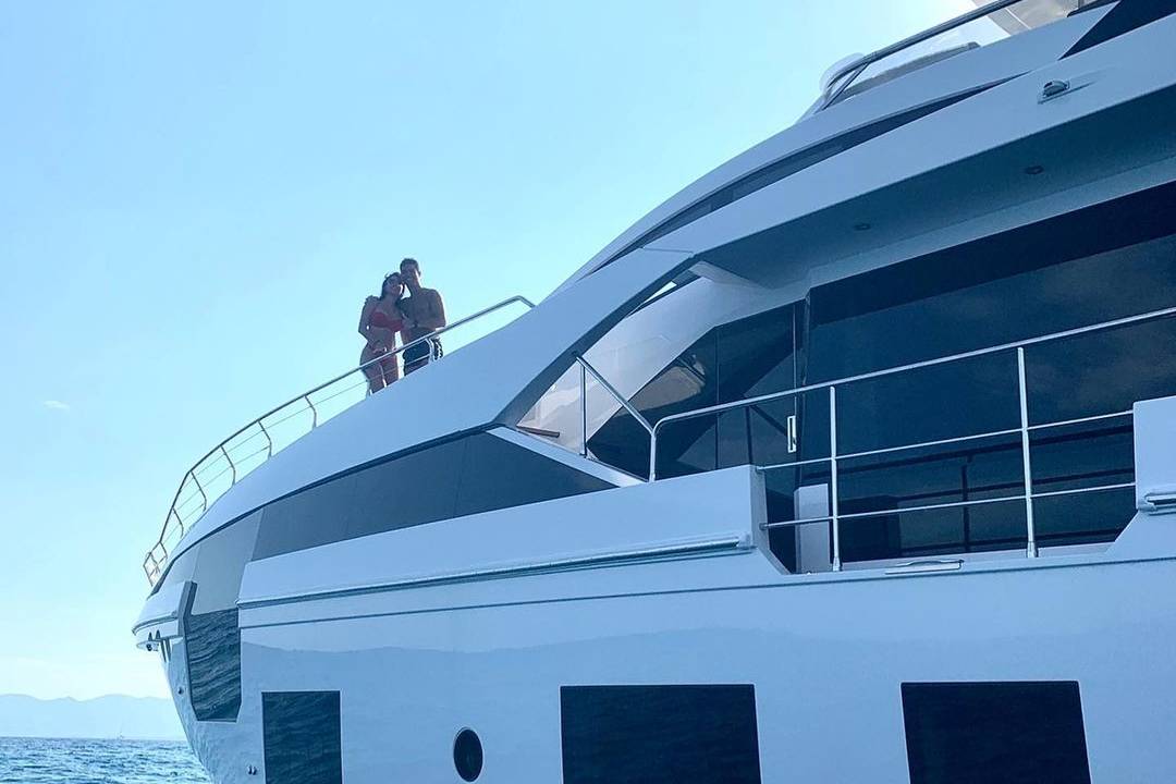 Cristiano Ronaldo e esposa em Iate de luxo comprado em 2020