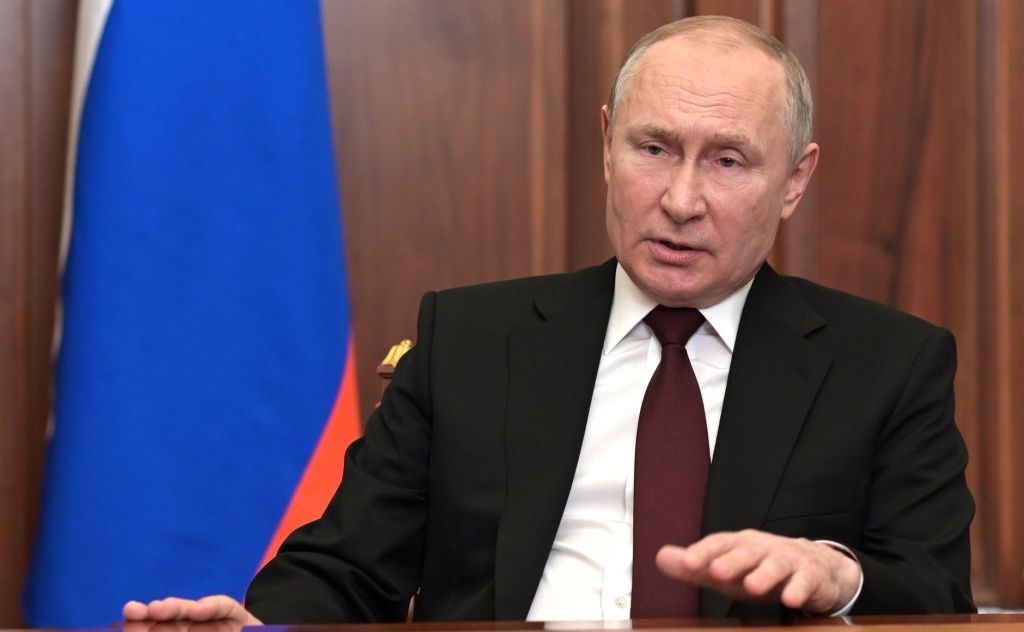 Putin diz que Ocidente está tentando cancelar a cultura russa
