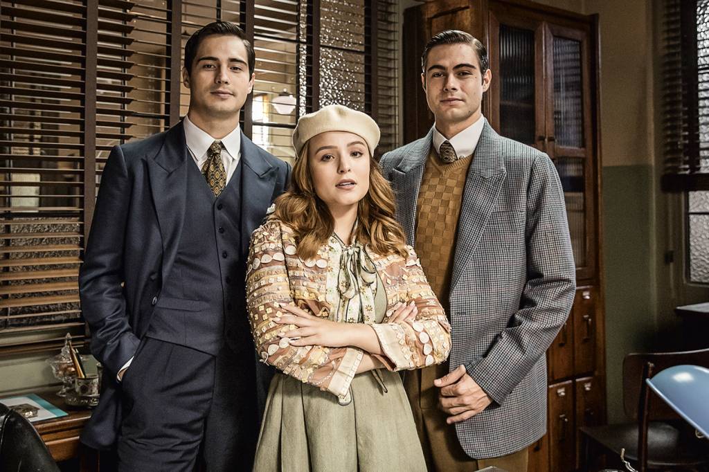 LARISSA-MANOELA—NOVELA-ALEM-DA-ILUSAO-2022-3.jpg MOCINHA - Danilo Mesquita, Larissa e Rafael Vitti: triângulo em Além da Ilusão
