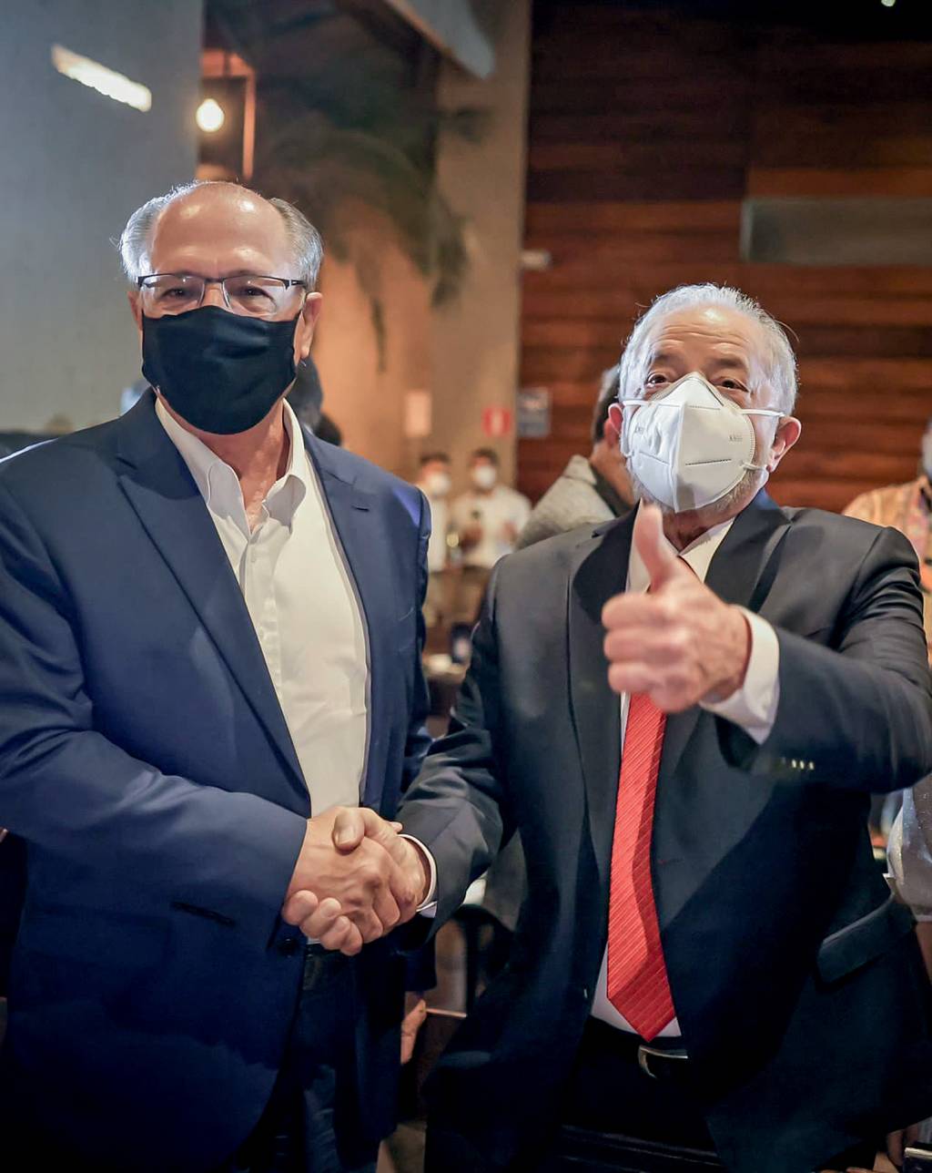 FOTO_ RICARDO STUCKERT ALIANÇA - Ao lado de Lula em jantar no ano passado: primeira foto da dupla -