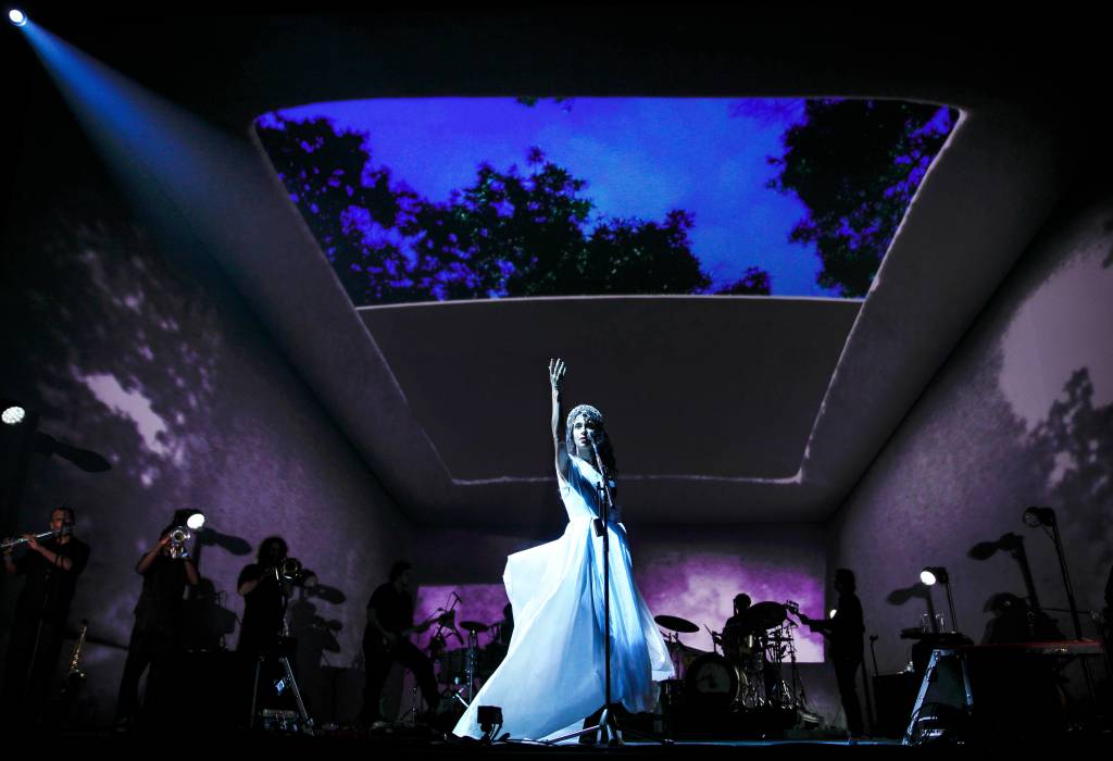 Fotografia de Leo Aversa A cantora Marisa Monte em São Paulo, no Espaço das Américas, no primeiro show da turnê 'Portas', em 4 de fevereiro de 2022