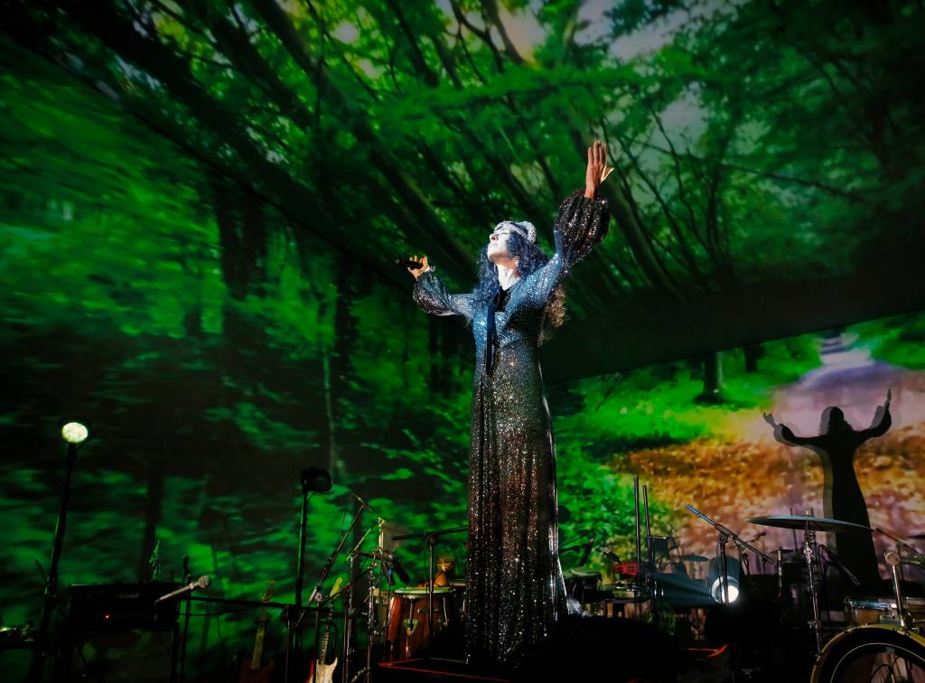 Marisa Monte inclui em novo show música que não cantava há mais de 20 anos