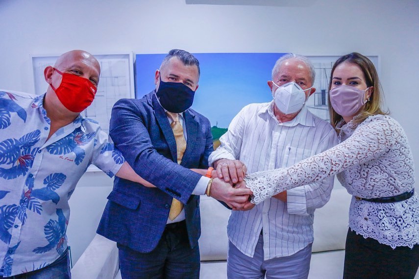 “Quanto sua igreja tinha de receita com Lula e Dilma, e quanto tem hoje?”