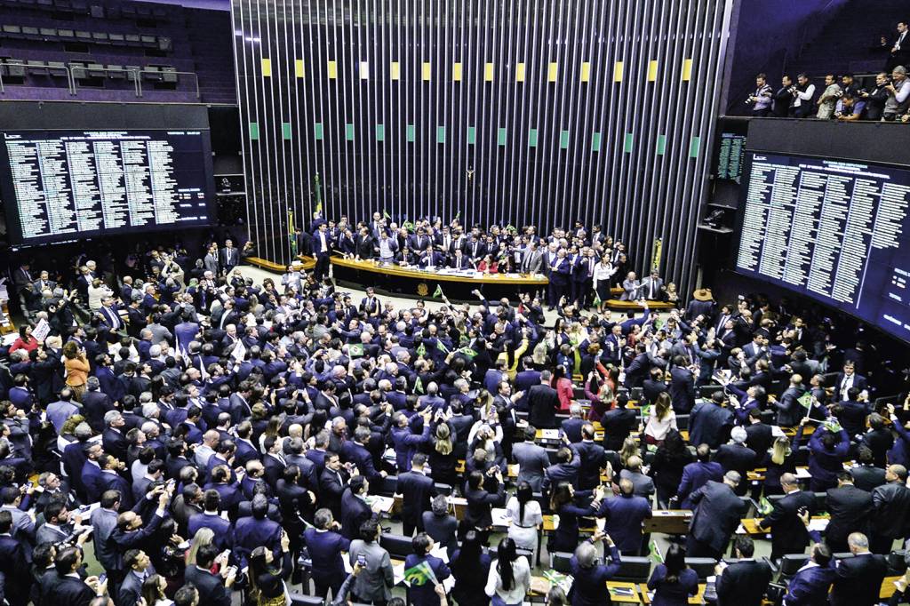 União Brasil, MDB e PSDB planejam disputar o controle do Congresso