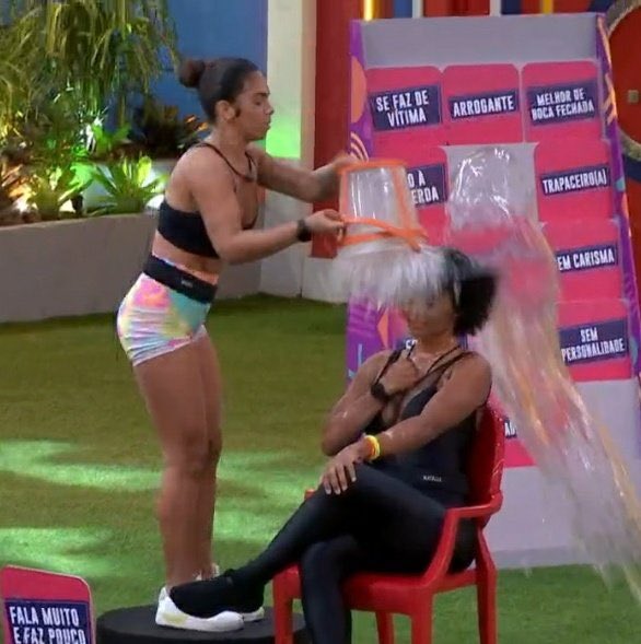 Por que a Globo demorou doze horas para expulsar a agressora do BBB 22