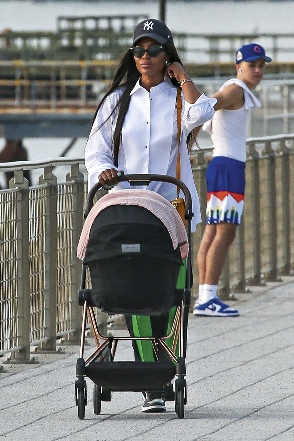 naomi-kembel-prv-pat-so-9-mesechnata-kjerka-pred-javnosta-na-naslovnata-na-vog-413856.jpg NAOMI CAMPBELL, 51 ANOS - A supermodelo se tornou mãe já cinquentona. Planejou a gravidez nos mínimos detalhes e manteve a notícia em segredo até estar pronta para divulgar a novidade. Ela diz que hoje vive a melhor fase da vida -
