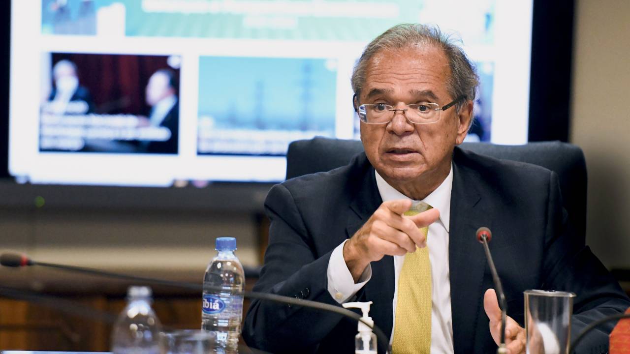 O OTIMISTA - Ministro Paulo Guedes: apesar do cenário adverso, ele acredita que as medidas darão importante estímulo à retomada -
