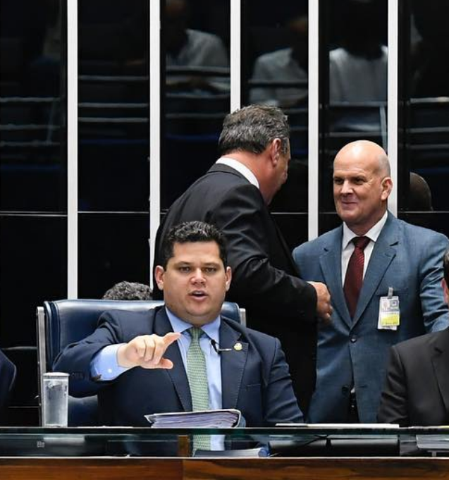 CPI do INSS deve convocar homem de confiança de Davi Alcolumbre