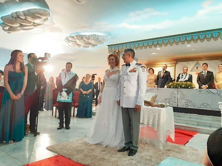 Carla Zambelli casando 1 Carla Zambelli durante o seu casamento com Aginaldo de Oliveira; ao fundo os então ministros Abraham Weintraub e Sergio Moro