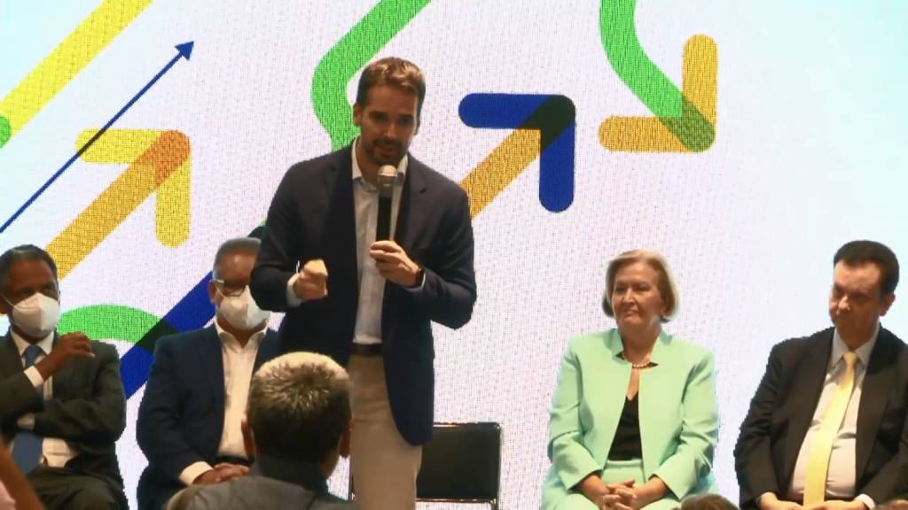 Ao lado de Kassab, Eduardo Leite filia Ana Amélia ao PSD