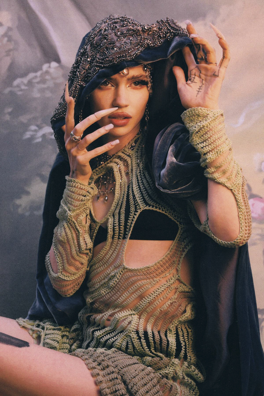 GRIMES-ESPOSA-ELON-MUSK-2.jpg2 Grimes -