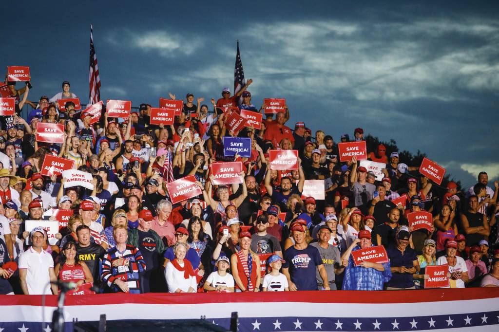 GettyImages-1233795568.jpg BARRADOS NO BAILE - Trumpistas: eles não conseguem entrar na plataforma -