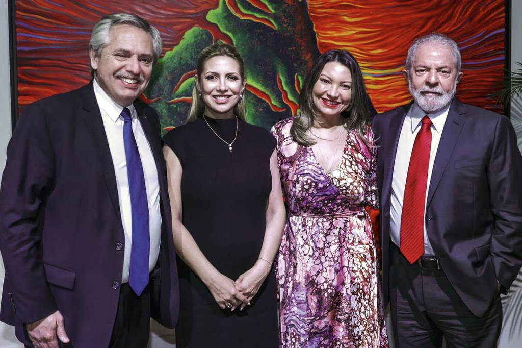 LULA-JANJA-ARGENTINA-2022-01.jpeg VIAGEM - Juntos na Argentina: pose com o presidente Alberto Fernández e esposa -