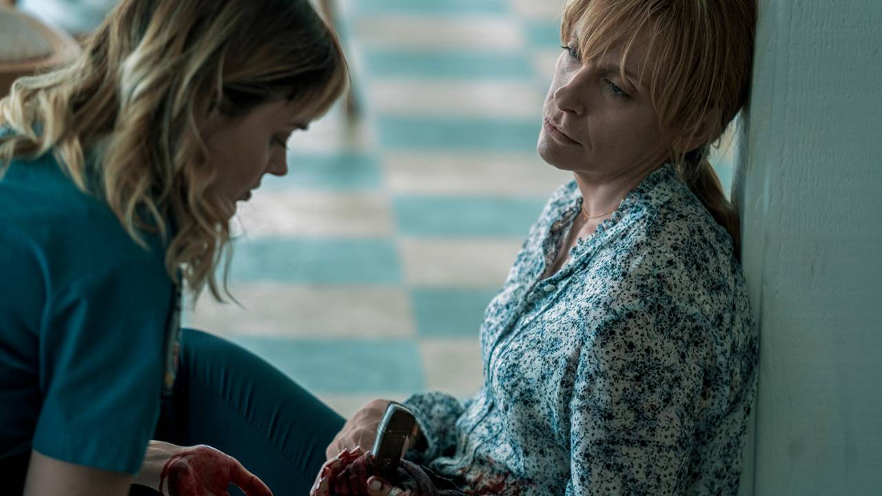 Bella Heathcote (Andy) e Toni Collette (Laura) em 'Ninguém Pode Saber' -