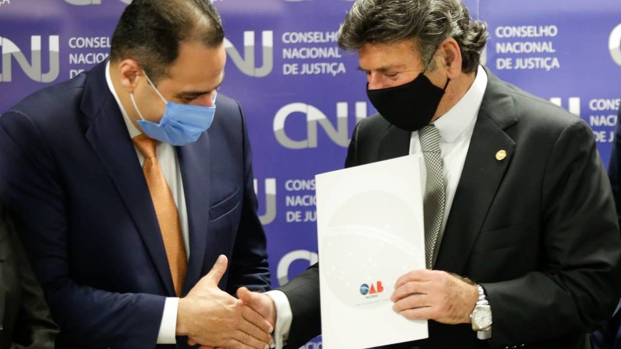 O novo presidente nacional da OAB, Beto Simonetti, e o presidente do STF, Luiz Fux