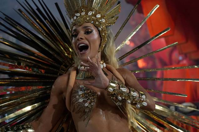 A escola de samba Grande Rio durante desfile, no Sambódromo Marquês de Sapucaí - A escola de samba Grande Rio durante desfile, no Sambódromo Marquês de Sapucaí -