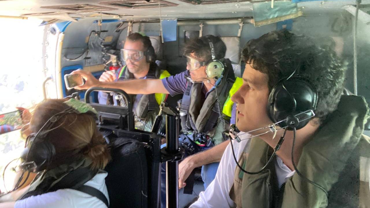 O ministro da Infraestrutura, Marcelo Sampaio, sobrevoa a região de Angra dos Reis