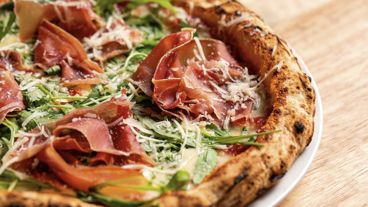 CUIDADO - Na pizzaria Seo Basilico, em São Paulo: os ingredientes vêm de pequenos produtores -