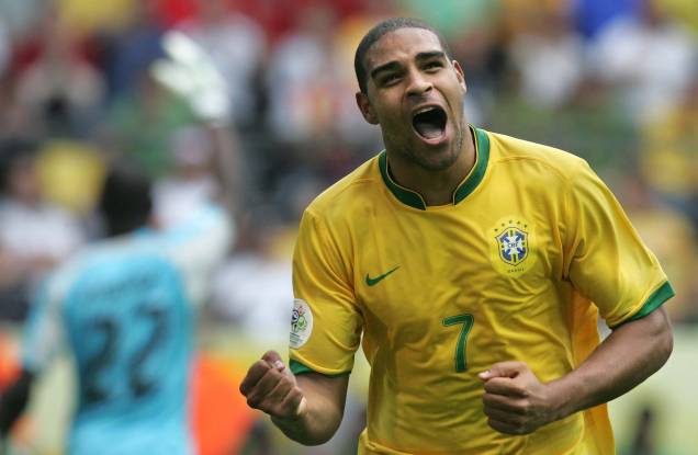 Adriano comemora o gol contra Gana, pelas oitavas e final da Copa do Mundo de 2006, em Dortmund na Alemanha. Adriano comemora o gol contra Gana, pelas oitavas e final da Copa do Mundo de 2006, em Dortmund na Alemanha.
