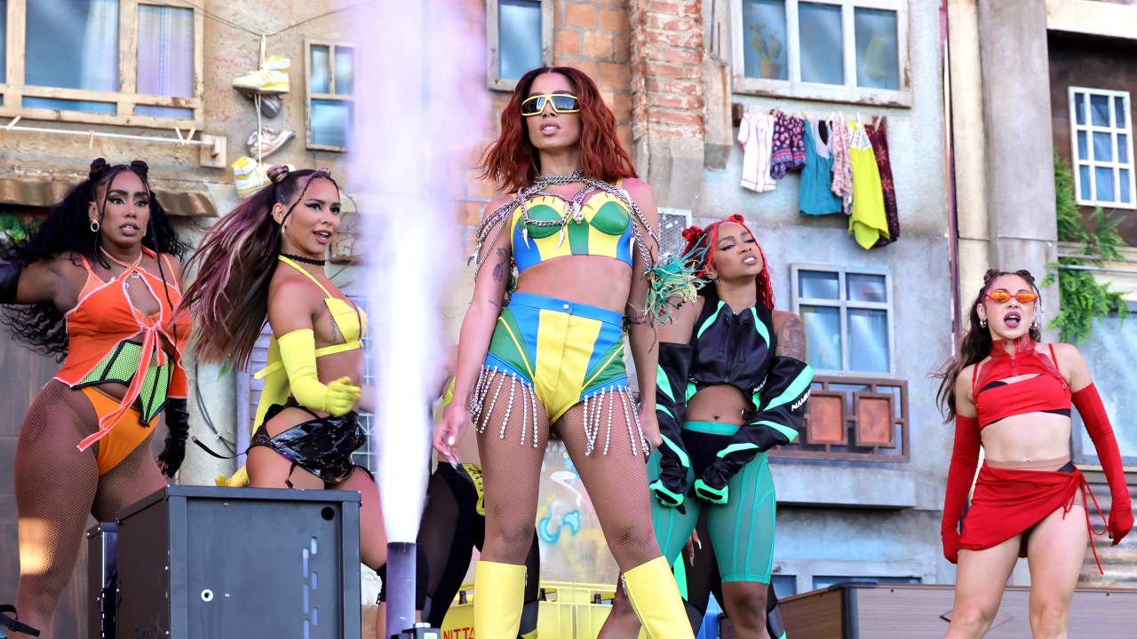 ÍNDIO, CALIFÓRNIA - 15 DE ABRIL: Anitta se apresenta no palco do Coachella Stage durante o Coachella Valley Music and Arts Festival 2022 em 15 de abril de 2022 em Indio, Califórnia. Kevin Winter/Getty Images for Coachella/AFP (Foto de KEVIN WINTER / GETTY IMAGES NORTH AMERICA / Getty Images via AFP)
