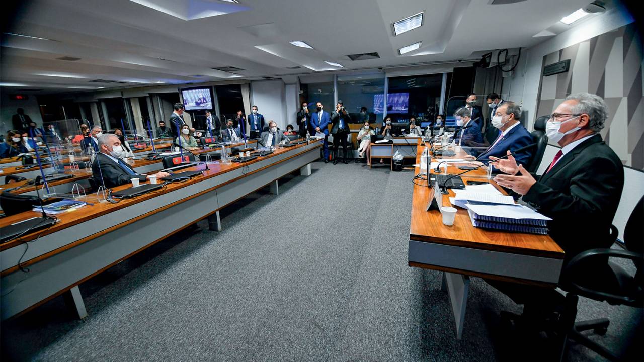 PARECIA COPA DO MUNDO - Plenário da comissão: 369 horas de sessões eletrizantes transmitidas para todo o país -