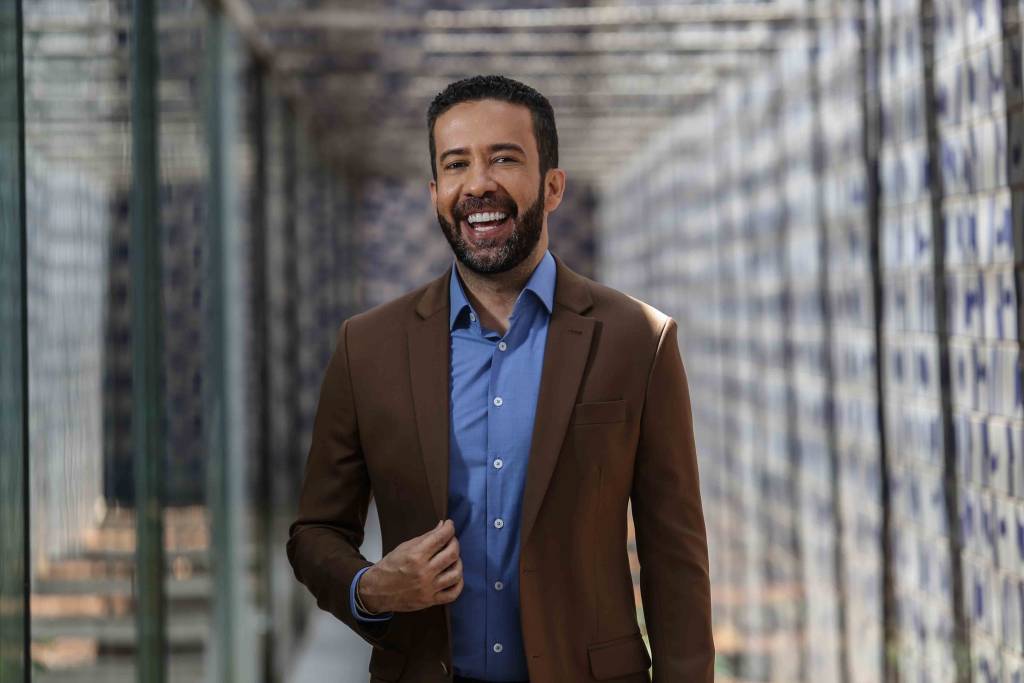 Rachadinha no gabinete de Janones bancou até gastos com clínica de estética