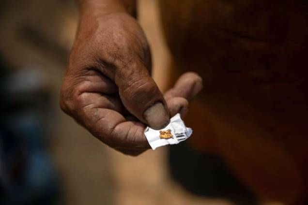 Atividade de garimpo, no município de Itaituba,`as margens do rio Tapajós, no estado do Pará. Atividade de garimpo, no município de Itaituba,`as margens do rio Tapajós, no estado do Pará.