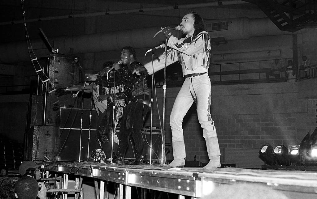 Grandmaster Flash And The Furious Five Live In Concert .