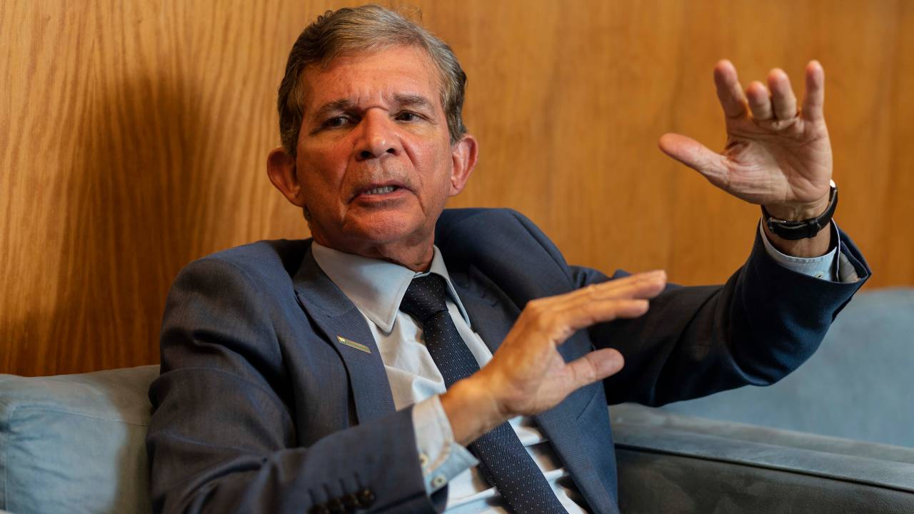 Rio de Janeiro, Rj, BRASIL. 29/03/2022; Retrato do Gerenal e ex-presidente da Petrobras, Joaquim Silva e Luna ( Foto: Ricardo Borges/Veja)