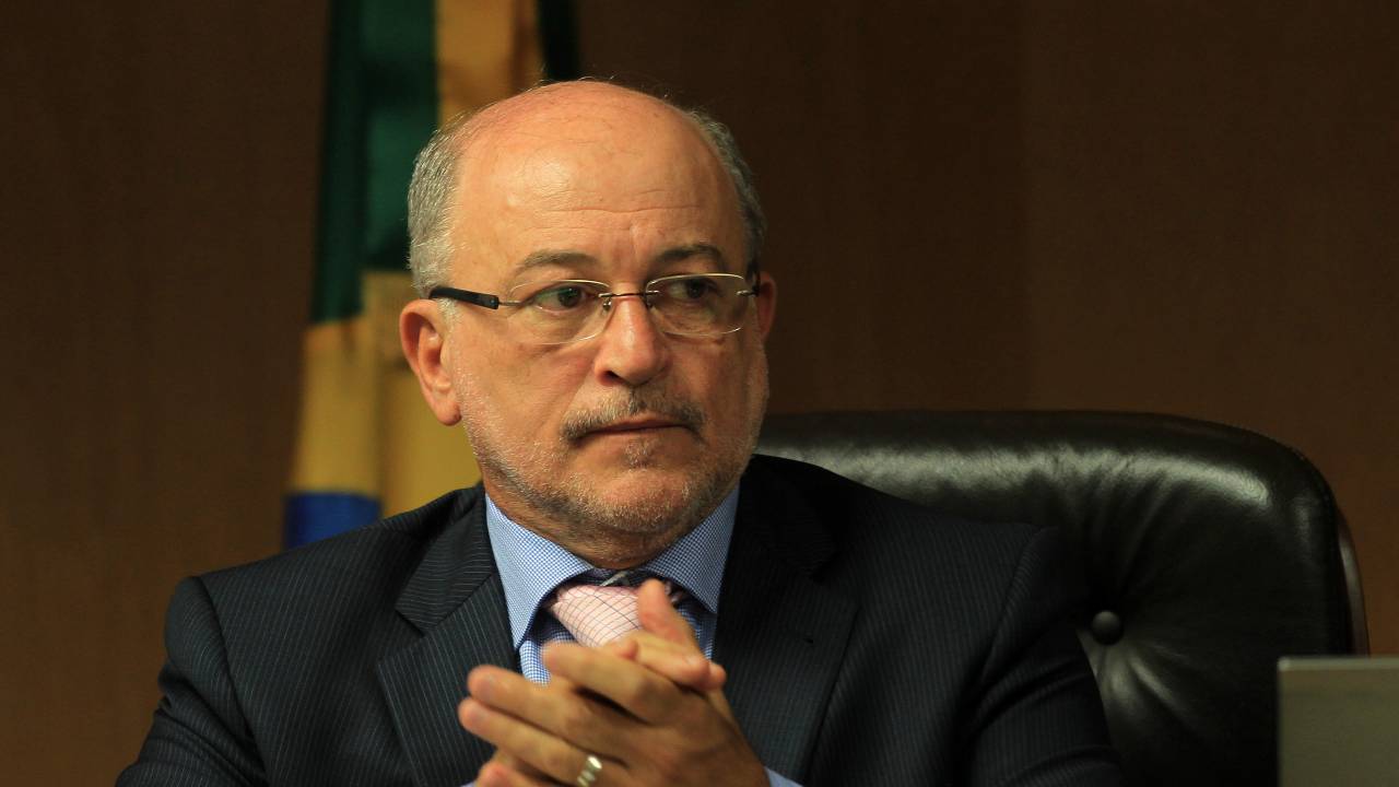 Revista Veja Matéria: TCU Personagem: Aroldo Cedraz, ministro Foto: Cristiano Mariz Data:19/03/2014 Local: TCU - Brasília - DF