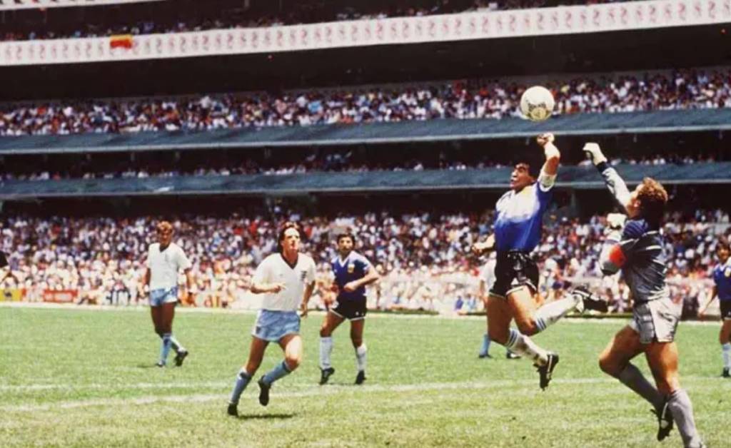 De La Mano de Dios ao primeiro gol de Pelé: os momentos históricos da Copa