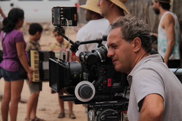 O diretor Breno Silveira no set de filmagens de "Gonzaga - De Pai Para Filho", de 2012. O diretor Breno Silveira no set de filmagens de "Gonzaga - De Pai Para Filho", de 2012.